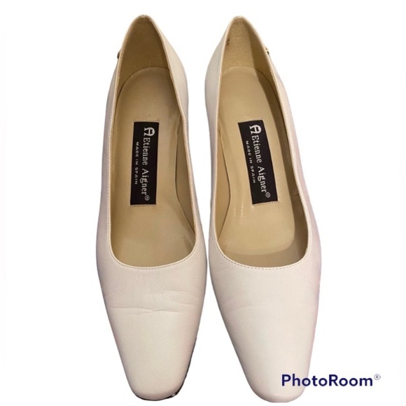- Etienne Aigner white leather shoes size 5 1/2 - Picture 1 of 9